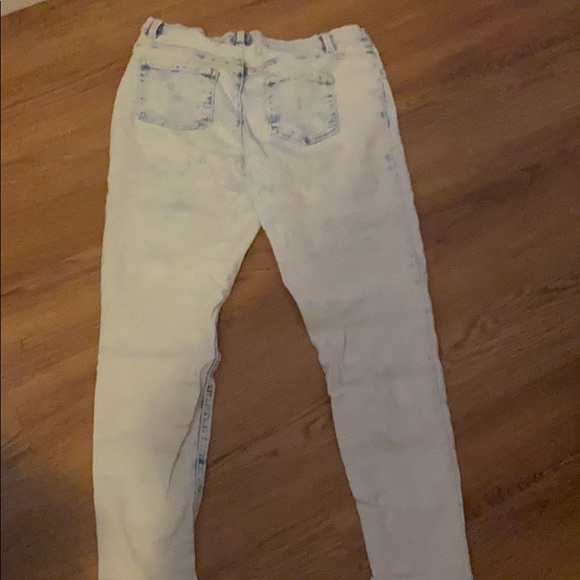 Jeans - Picture 2 of 2
